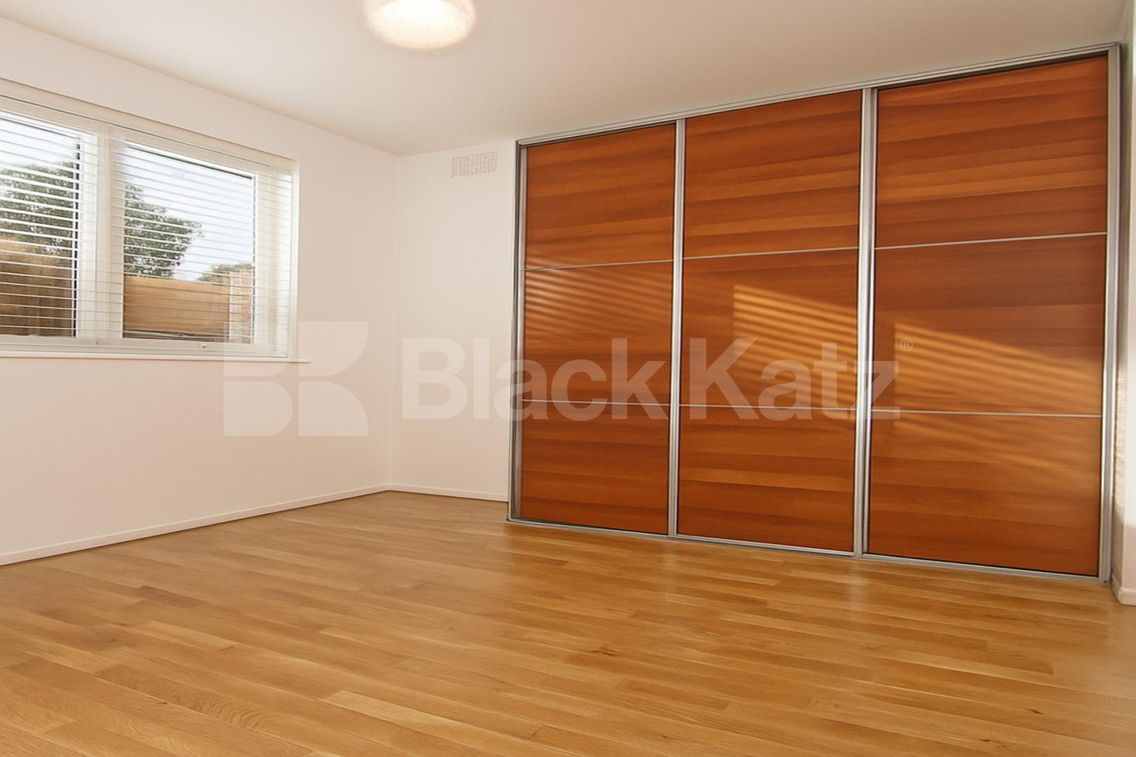 Bright 2-bed garden flat on Priory Road N8 with modern interiors and garden Priory Road, Muswell Hill 